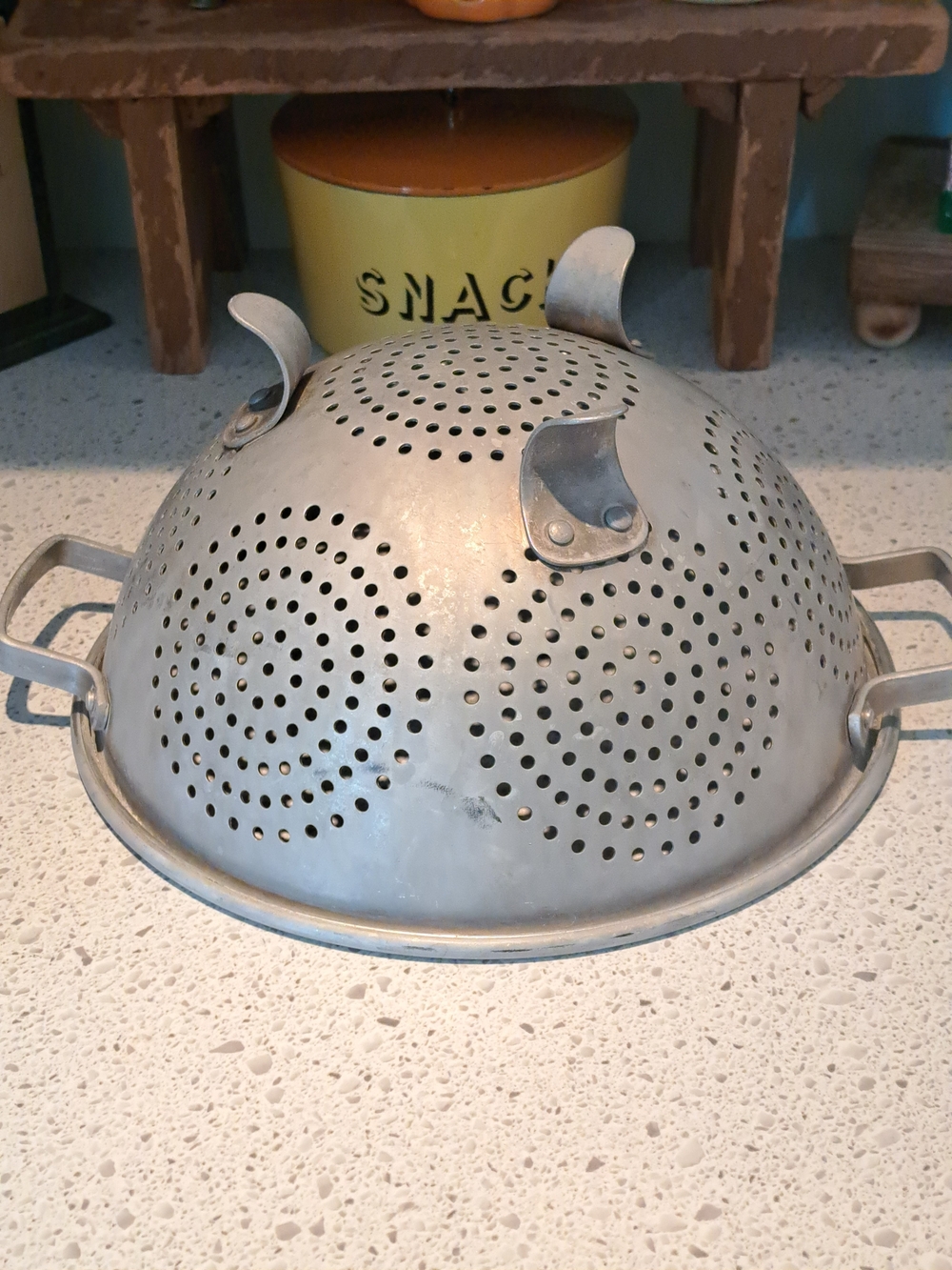 Vintage Metal Kitchen Colander - Picture 3 of 5